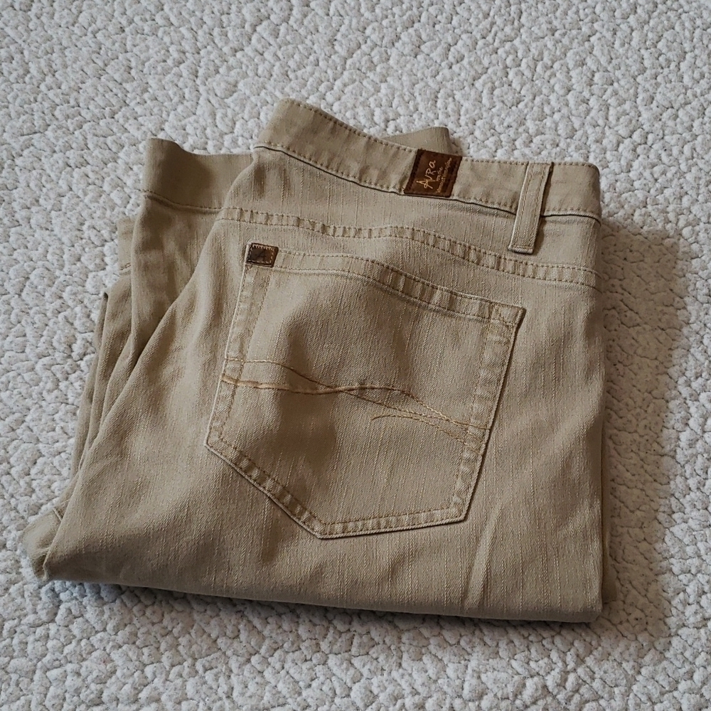 Wrangler Aura short rise khaki capri cropped jeans
